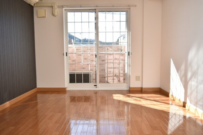 【居間・リビング】 | グランシャリオ | こちらの居間で趣味の時間をお楽しみください