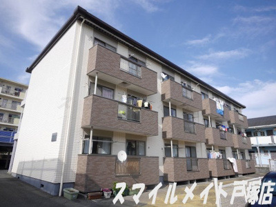 【外観】 | 第１３山仁ハイツ | 商業施設充実＆複数沿線がご利用いただける戸塚駅までバス5分