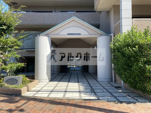 ローレルコート国分旭ヶ丘のエントランス