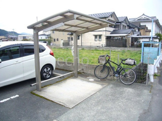 【駐車場】