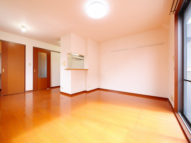 アクア西松ヶ丘の居間・リビング