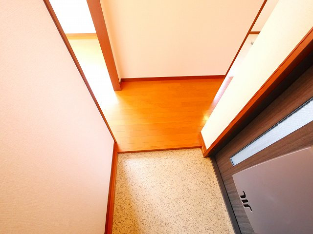 アクア西松ヶ丘の玄関