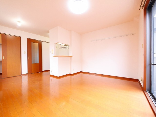 アクア西松ヶ丘の洋室