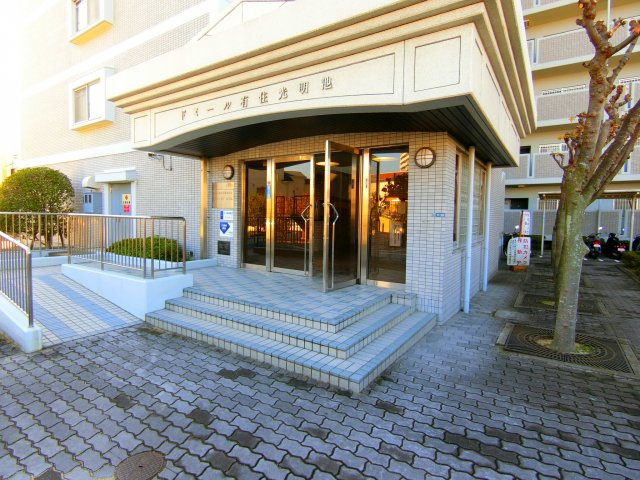 ドミール有住のエントランス