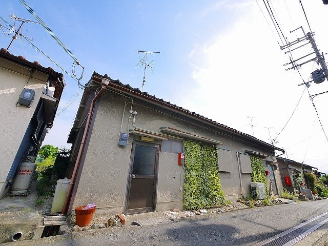 奥畑貸家の外観