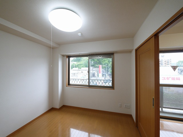 パストラル生駒の居間・リビング