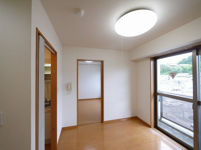 パストラル生駒の居間・リビング