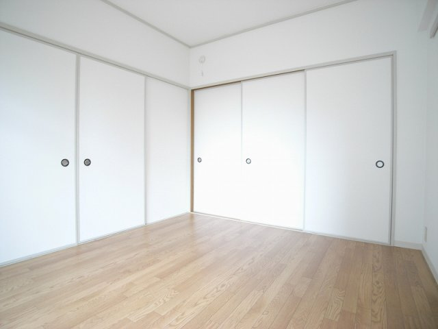 【洋室】 | ラフィーネ鶴見緑地