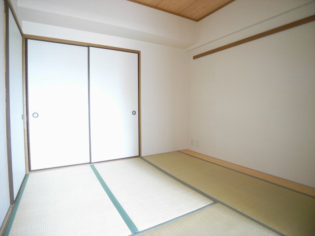 【和室】 | ラフィーネ鶴見緑地