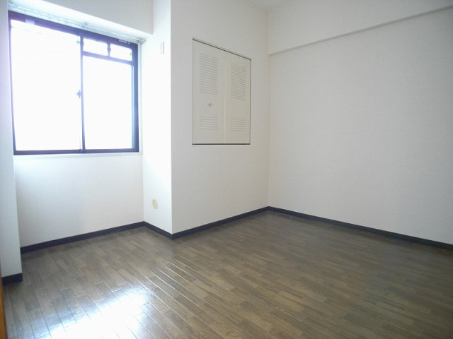 【洋室】 | ラフィーネ鶴見緑地