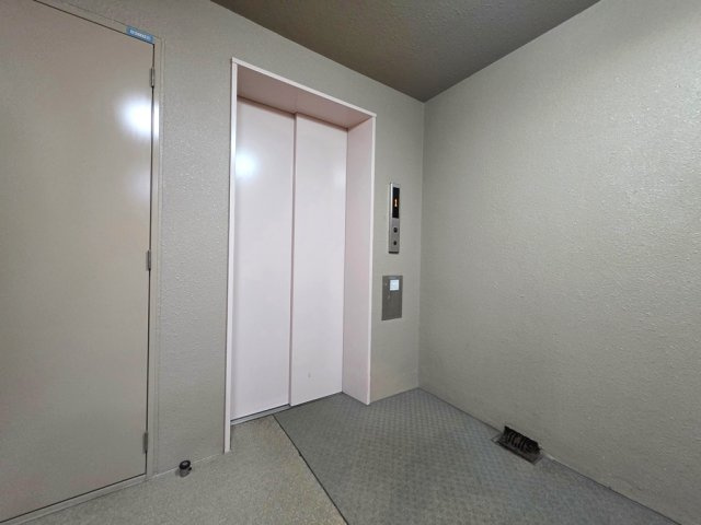 【その他共用部分】 | エルブルース | エレベーター