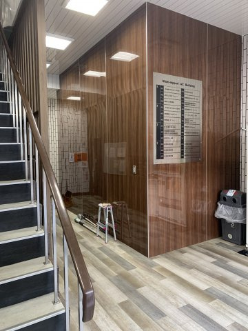 西日暮里エーシービルのロビー