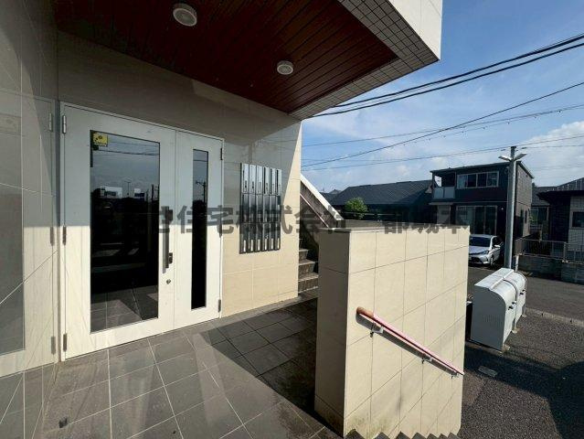 スカイコート下川東のエントランス