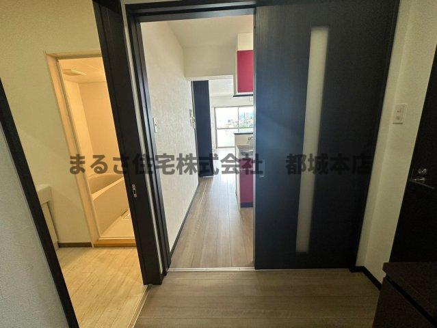 スカイコート下川東の玄関