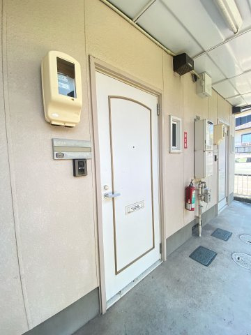 シャルマン宮池の玄関