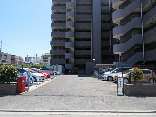 コスモ川越脇田町の駐車場