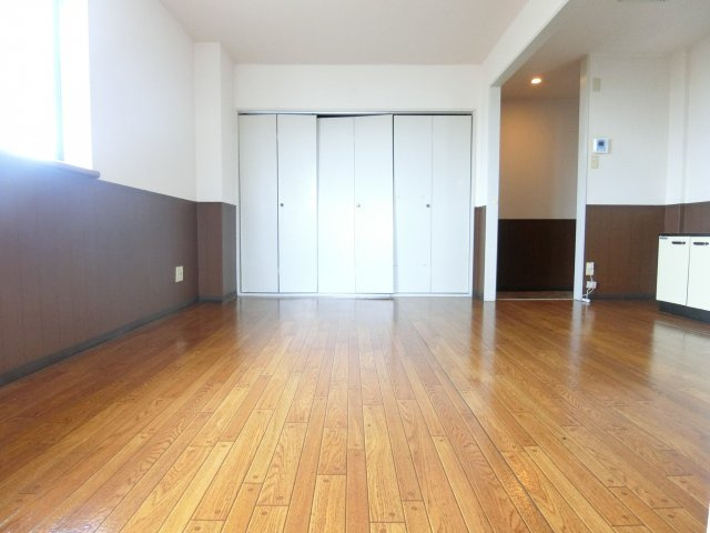 ラフィーネ2号館の居間・リビング