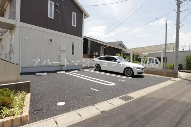 メゾン・ド・TLの駐車場