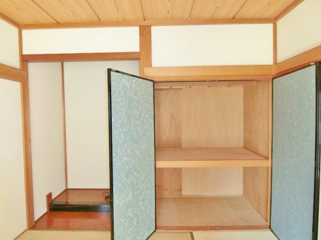 東和貸家の収納
