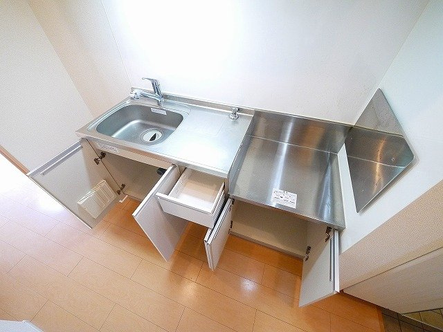 ガーデン・ヴィラ　Ａ棟の居間・リビング|ゆったり過ごせる居間です