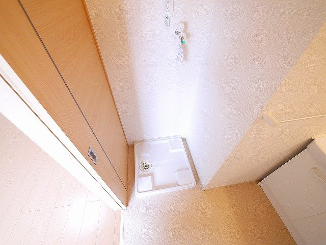 ガーデン・ヴィラ　Ａ棟の洋室|収納スペースとしてもお使いいただけます