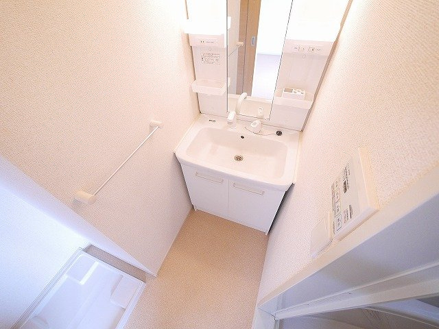 ガーデン・ヴィラ　Ａ棟のトイレ|落ち着いた色調のトイレです