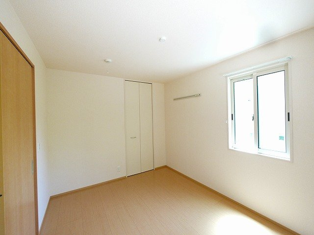 サンメゾンの洋室|使い勝手のいい洋室です