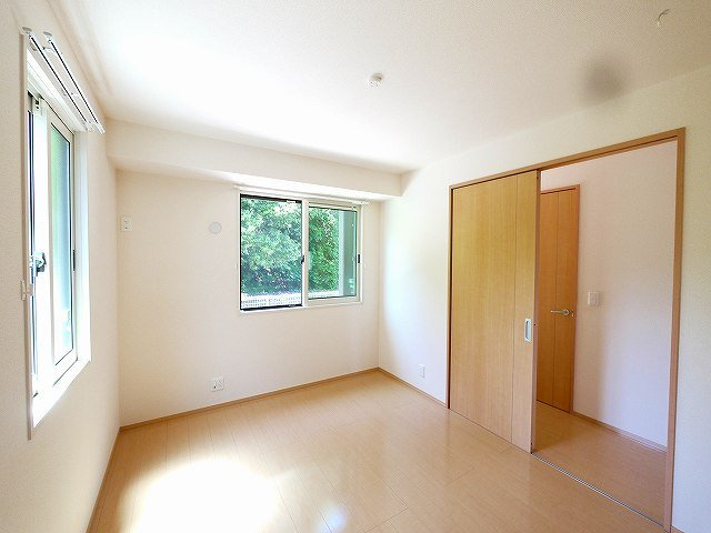 サンメゾンの洋室|きれいな洋室です