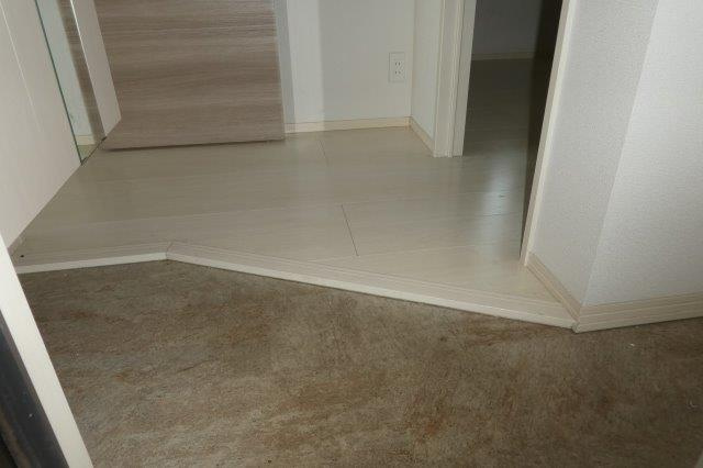 パークサイド石見の玄関