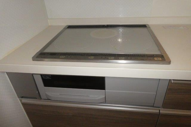 パークサイド石見のキッチン|３口IHコンロ