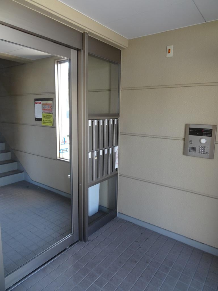 サンパレス土肥のエントランス|オートロック付エントランス