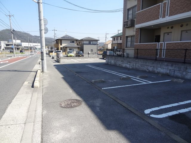 サンパレス土肥の駐車場