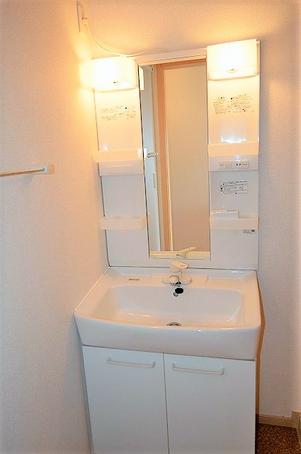 ラフォーレ西砂の独立洗面台