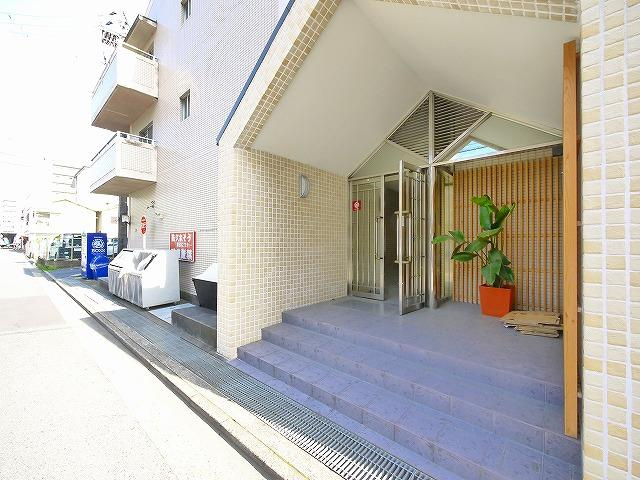 シティコープ新大宮のエントランス