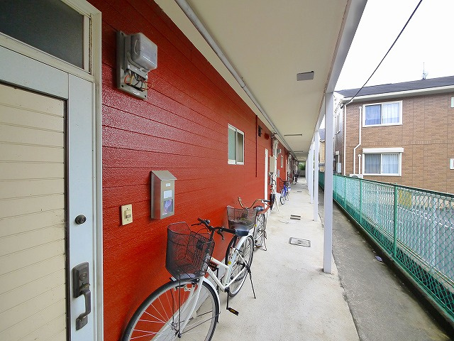 サニーパレスのその他共用部分|玄関前です