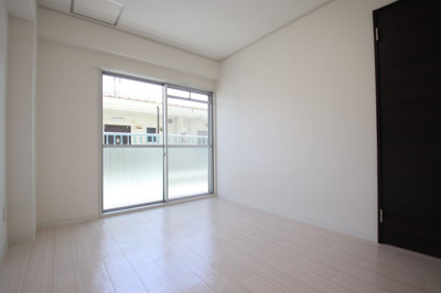 【洋室】 | レジデンスサカタ