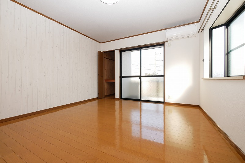 秋桜ハイツの居間・リビング|秋桜ハイツ　201号室