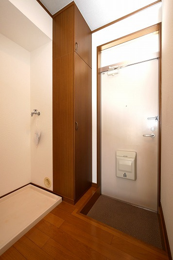 秋桜ハイツの玄関|秋桜ハイツ　201号室