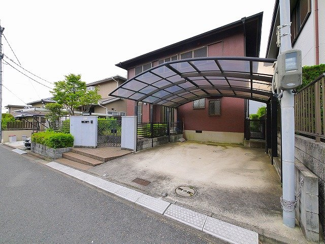 兜台貸家の駐車場|駐車場完備です