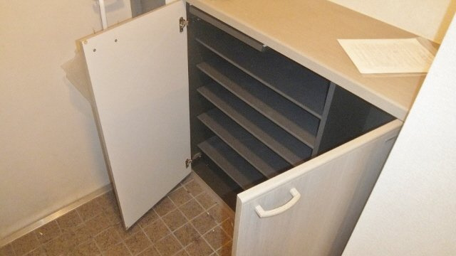 サニークレスト西船橋の玄関|下駄箱ついています