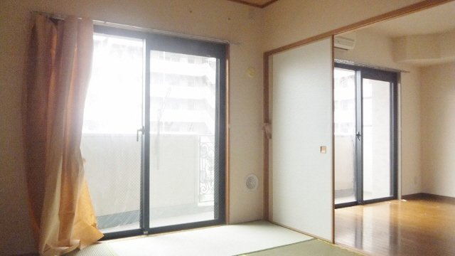 サニークレスト西船橋の寝室|明るい室内です