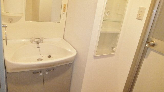サニークレスト西船橋の洗面所|独立の洗面台です♪
