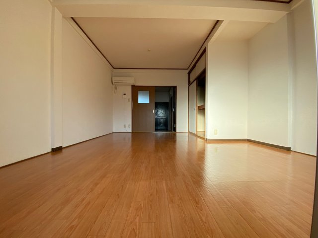 三津屋コーポの居間・リビング