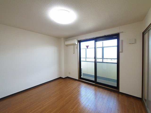 ドルフⅢの内装|明るい室内です