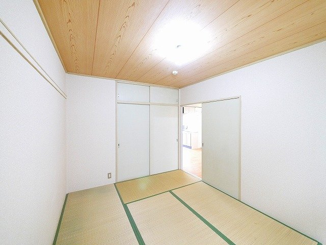 アルファ生駒の和室|落ち着いた雰囲気の和室付きです