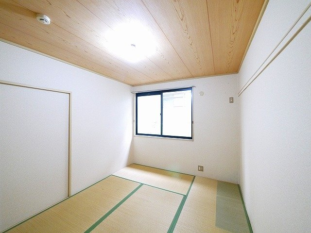 アルファ生駒の寝室|使い勝手のいい寝室です