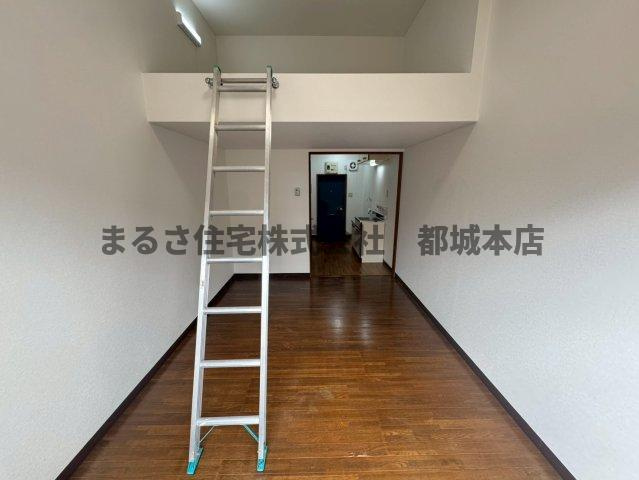 ラケットクラブの洋室