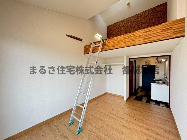 ラケットクラブの洋室