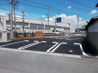 【駐車場】