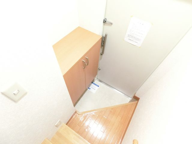 フルールふじさわ台の玄関